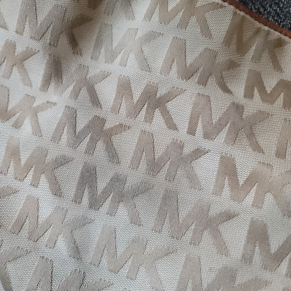 Michael Kors Brookville Tote - Picture 12 of 16